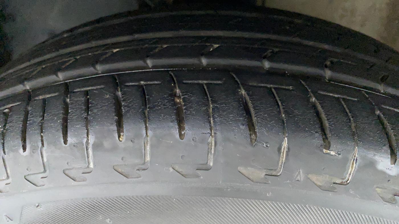 2018 Maruti IGNIS ZETA 1.2 K12 AMT, Petrol, Automatic, 2,654 km, Right Front Tyre Tread