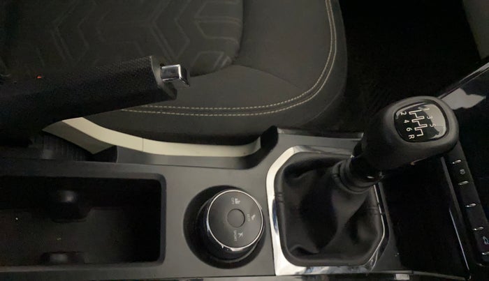 2021 Tata NEXON XZ PETROL, Petrol, Manual, 47,581 km, Gear Lever