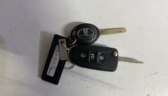 2021 Tata NEXON XZ PETROL, Petrol, Manual, 47,581 km, Key Close Up