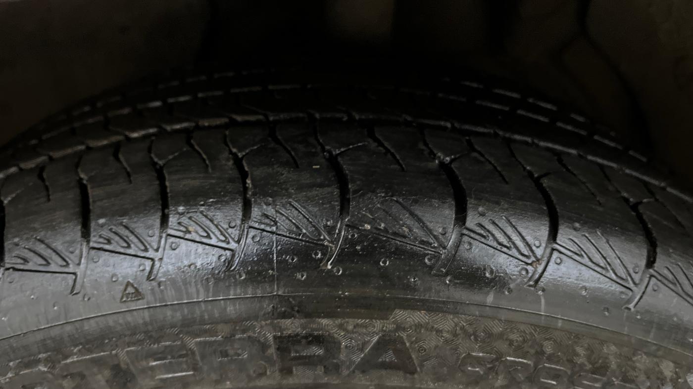 2021 MG HECTOR SHARP 1.5 PETROL CVT, Petrol, Automatic, 52,138 km, Left Front Tyre Tread