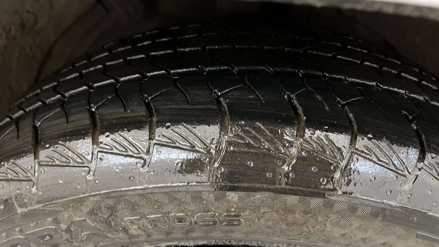 2021 MG HECTOR SHARP 1.5 PETROL CVT, Petrol, Automatic, 52,138 km, Right Front Tyre Tread