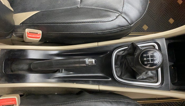 2014 Maruti Ciaz ZXI, Petrol, Manual, 78,079 km, Gear Lever