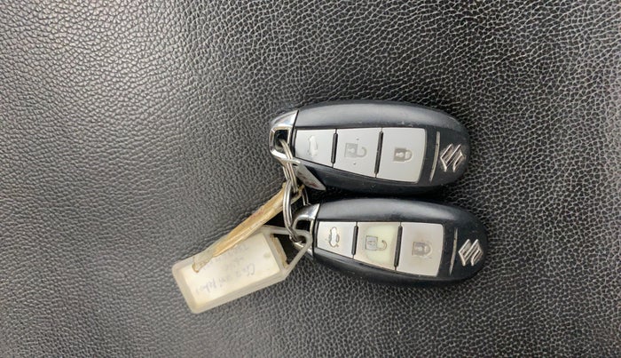 2014 Maruti Ciaz ZXI, Petrol, Manual, 78,079 km, Key Close Up