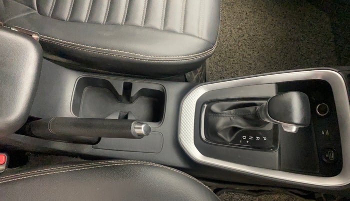 2022 KIA SONET HTX 1.5 AT, Diesel, Automatic, 1,27,467 km, Gear Lever