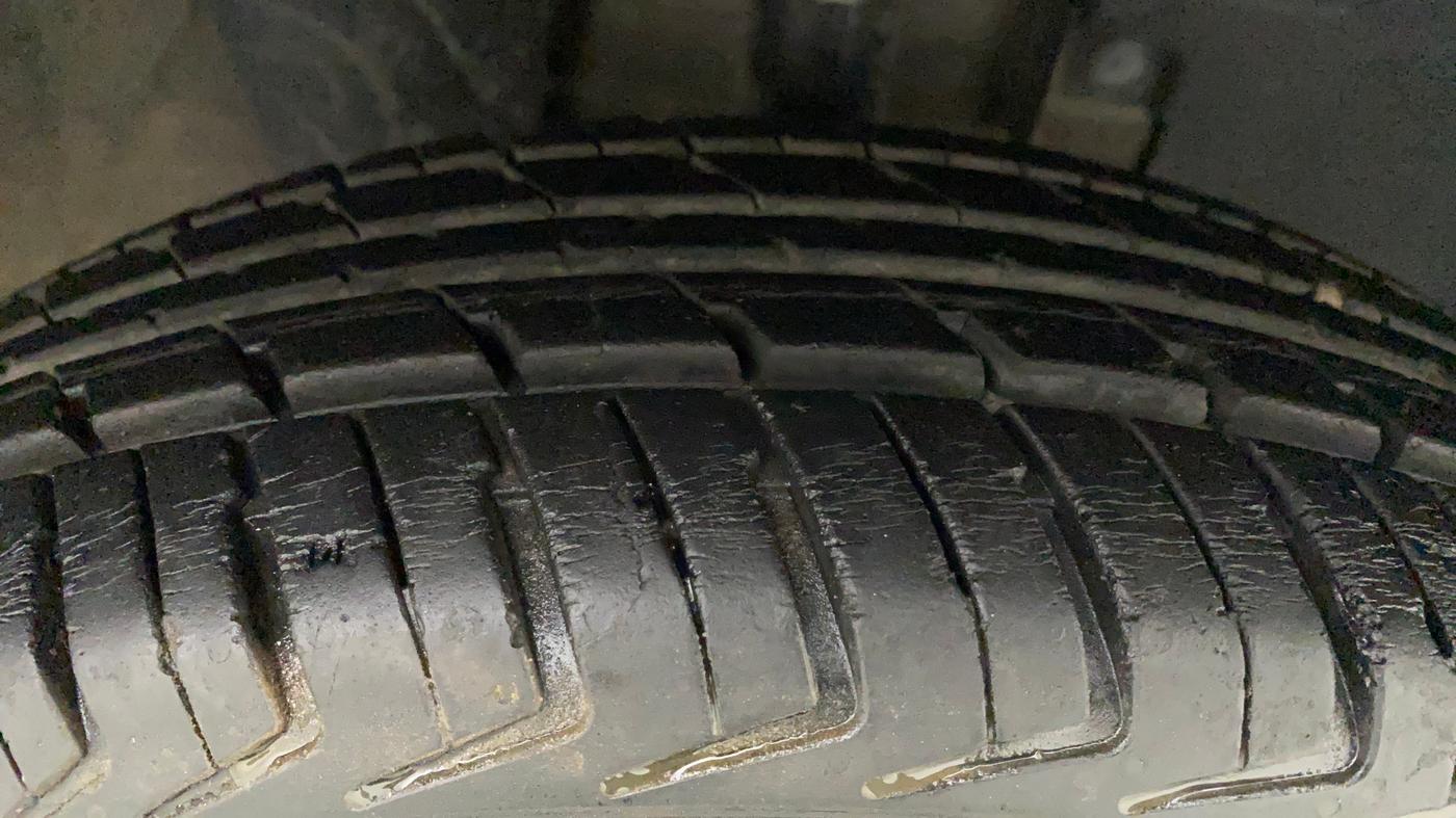 2015 Renault Kwid RXT 0.8 (O), Petrol, Manual, 7,621 km, Right Front Tyre Tread