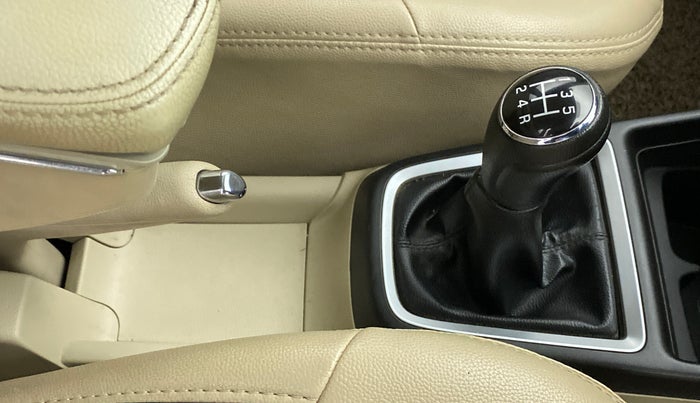 2020 Maruti Dzire VXI, CNG, Manual, 91,571 km, Gear Lever