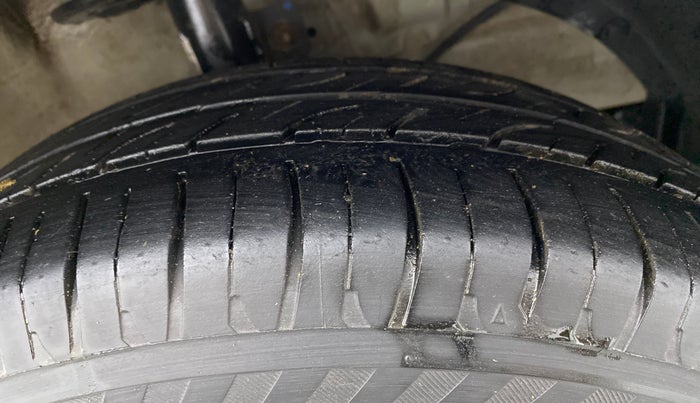2020 Maruti Dzire VXI, CNG, Manual, 91,571 km, Right Front Tyre Tread