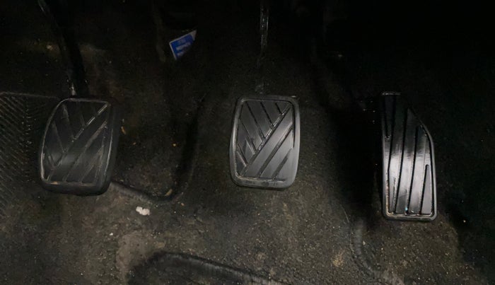 2016 Maruti Baleno DELTA PETROL 1.2, Petrol, Manual, 60,958 km, Pedals