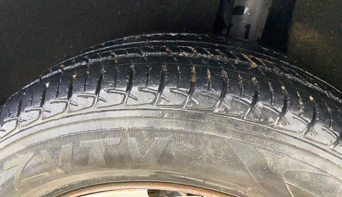 2016 Maruti Baleno DELTA PETROL 1.2, Petrol, Manual, 60,958 km, Left Rear Tyre Tread