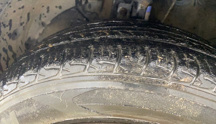 2016 Maruti Baleno DELTA PETROL 1.2, Petrol, Manual, 60,958 km, Left Front Tyre Tread