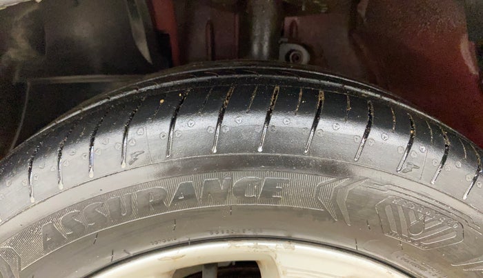 2017 Mahindra Kuv100 K8 D 6 STR, Diesel, Manual, 1,21,731 km, Left Front Tyre Tread