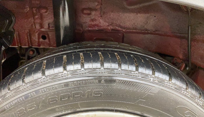2017 Mahindra Kuv100 K8 D 6 STR, Diesel, Manual, 1,21,731 km, Right Rear Tyre Tread