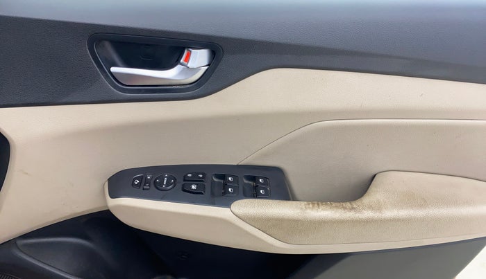 2018 Hyundai Verna 1.6 VTVT SX (O) AT, Petrol, Automatic, 56,470 km, Driver Side Door Panels Control