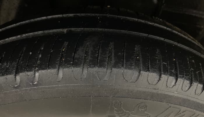 2020 Tata ALTROZ XE PETROL, Petrol, Manual, 68,426 km, Right Rear Tyre Tread