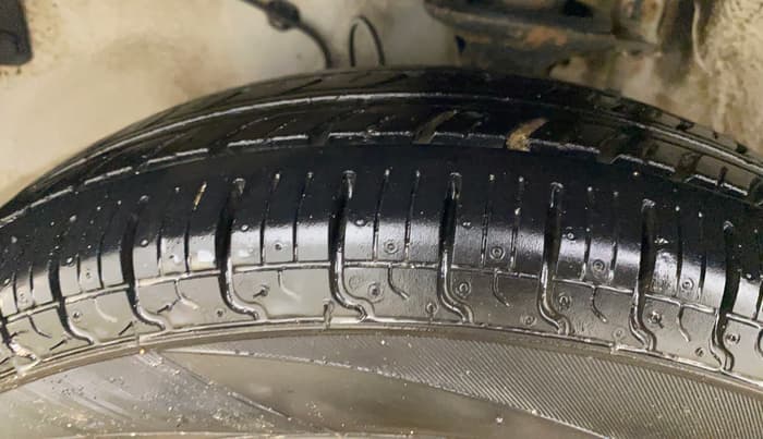 2022 Maruti Alto LXI OPT CNG, CNG, Manual, 93,725 km, Left Front Tyre Tread