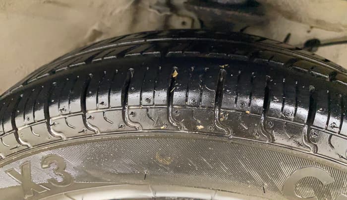 2022 Maruti Alto LXI OPT CNG, CNG, Manual, 93,725 km, Right Front Tyre Tread
