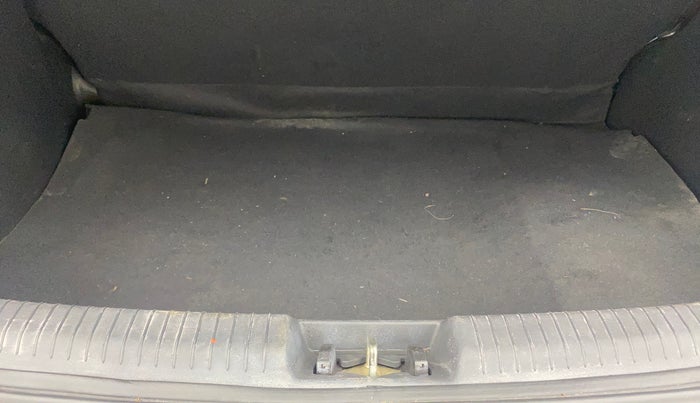 2013 Hyundai i20 MAGNA 1.2, Petrol, Manual, 38,799 km, Boot Inside