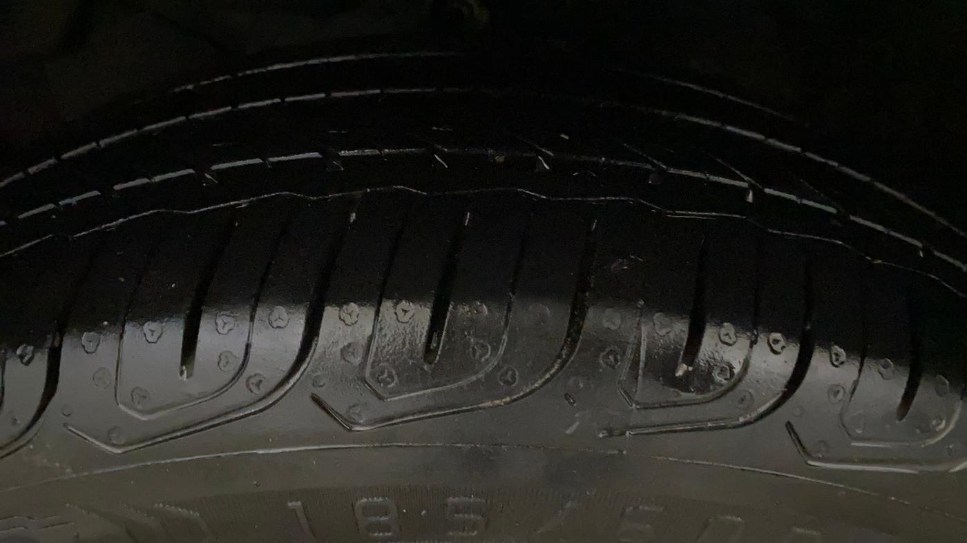 2025 Honda Amaze ZX 1.2 Petrol CVT, Petrol, Automatic, 6,196 km, Left Front Tyre Tread