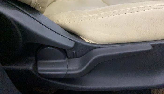 2025 Honda Amaze ZX 1.2 Petrol CVT, Petrol, Automatic, 6,162 km, Driver Side Adjustment Panel