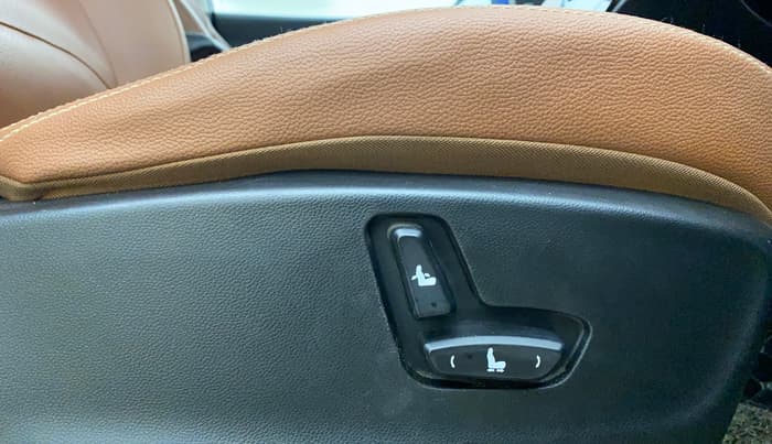 2020 MG HECTOR PLUS SHARP 2.0 DIESEL TURBO MT 6-STR, Diesel, Manual, 54,686 km, Driver Side Adjustment Panel