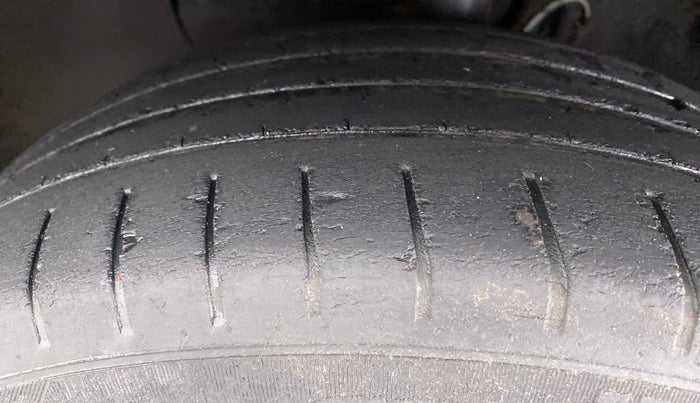 2016 Hyundai Elite i20 ASTA 1.2 (O), Petrol, Manual, 44,964 km, Left Front Tyre Tread