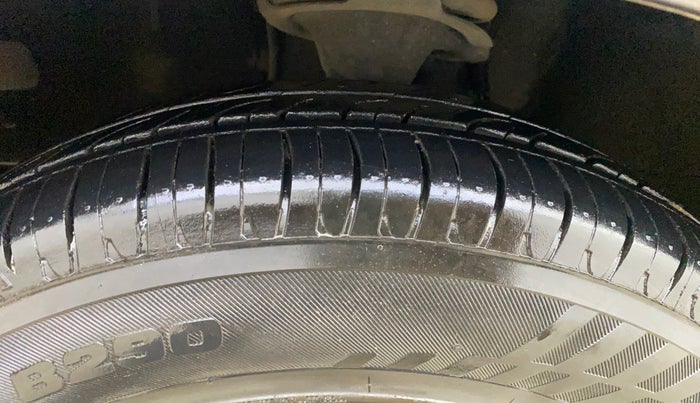 2012 Hyundai i10 ASTA 1.2, Petrol, Manual, 32,140 km, Left Front Tyre Tread