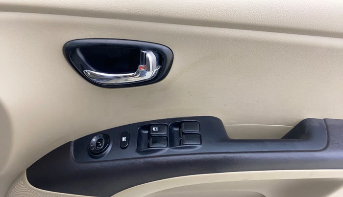 2012 Hyundai i10 ASTA 1.2, Petrol, Manual, 32,140 km, Driver Side Door Panels Control