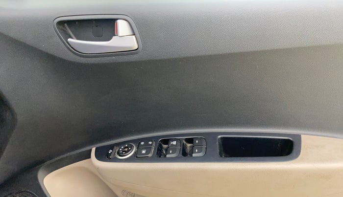 2019 Hyundai Grand i10 SPORTZ AT 1.2 KAPPA VTVT, CNG, Automatic, 69,894 km, Driver Side Door Panels Control