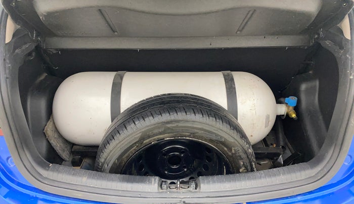 2019 Hyundai Grand i10 SPORTZ AT 1.2 KAPPA VTVT, CNG, Automatic, 69,894 km, Boot Inside