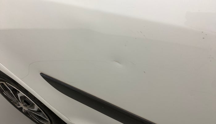 2013 Maruti Swift VDI, Diesel, Manual, 73,784 km, Right rear door - Slightly dented