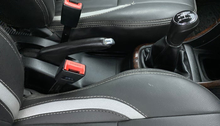 2013 Maruti Swift VDI, Diesel, Manual, 73,784 km, Gear Lever