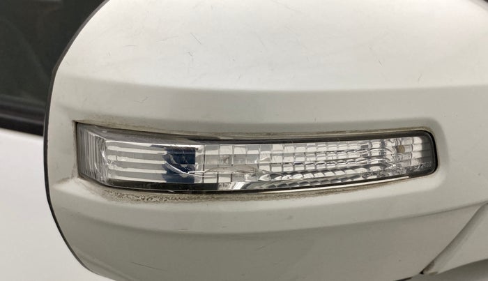 2013 Maruti Swift VDI, Diesel, Manual, 73,784 km, Right rear-view mirror - Indicator light has minor damage