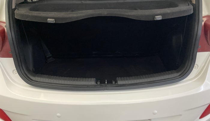 2016 Hyundai Grand i10 SPORTZ 1.2 KAPPA VTVT, Petrol, Manual, 77,715 km, Boot Inside