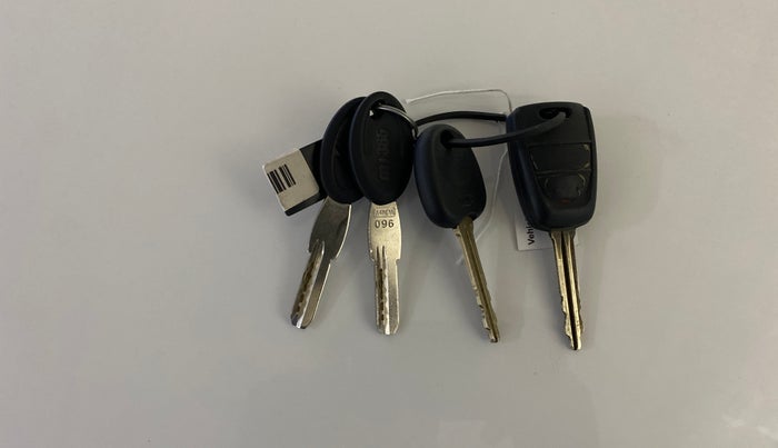 2016 Hyundai Grand i10 SPORTZ 1.2 KAPPA VTVT, Petrol, Manual, 77,715 km, Key Close Up