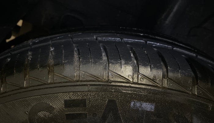 2016 Hyundai Grand i10 SPORTZ 1.2 KAPPA VTVT, Petrol, Manual, 77,715 km, Right Rear Tyre Tread