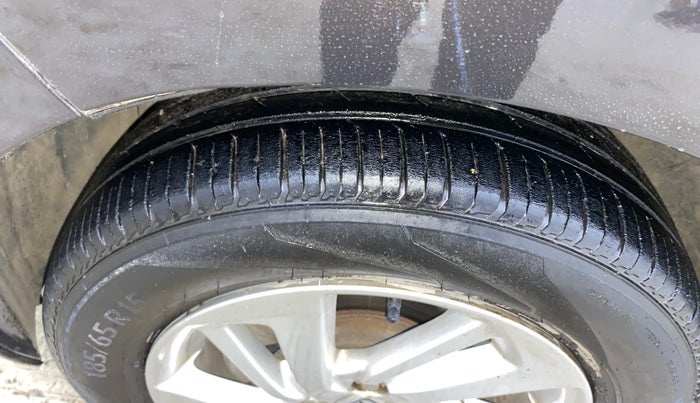 2017 Honda Jazz 1.2L I-VTEC V AT, Petrol, Automatic, 97,091 km, Left Front Tyre Tread