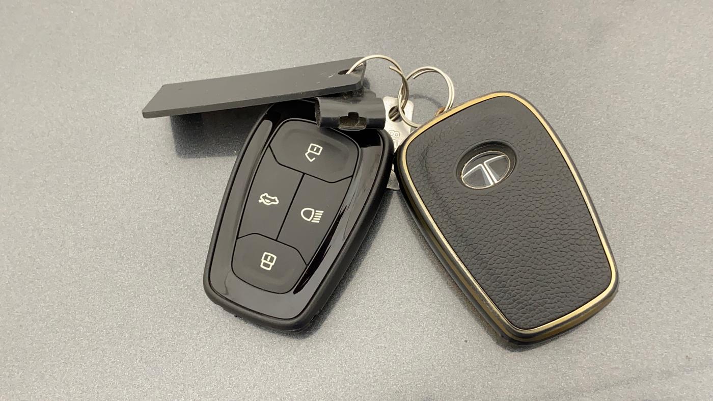 2021 Tata TIGOR XZ PLUS PETROL, CNG, Manual, 46,024 km, Key Close Up