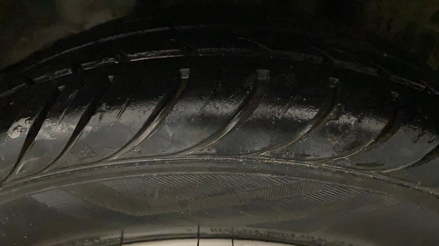 2018 Hyundai Eon ERA +, Petrol, Manual, 1,15,293 km, Left Rear Tyre Tread