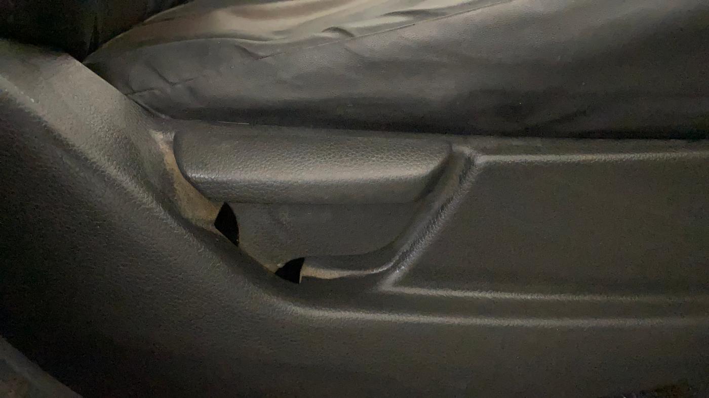 2018 Hyundai Eon ERA +, Petrol, Manual, 1,15,293 km, Driver Side Adjustment Panel