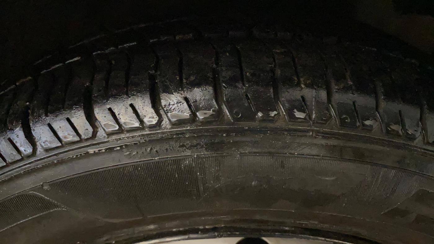 2018 Hyundai Eon ERA +, Petrol, Manual, 1,15,293 km, Right Front Tyre Tread