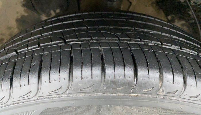 2018 Hyundai Tucson 2WD AT GL PETROL , Petrol, Automatic, 33,253 km, Left Front Tyre Tread