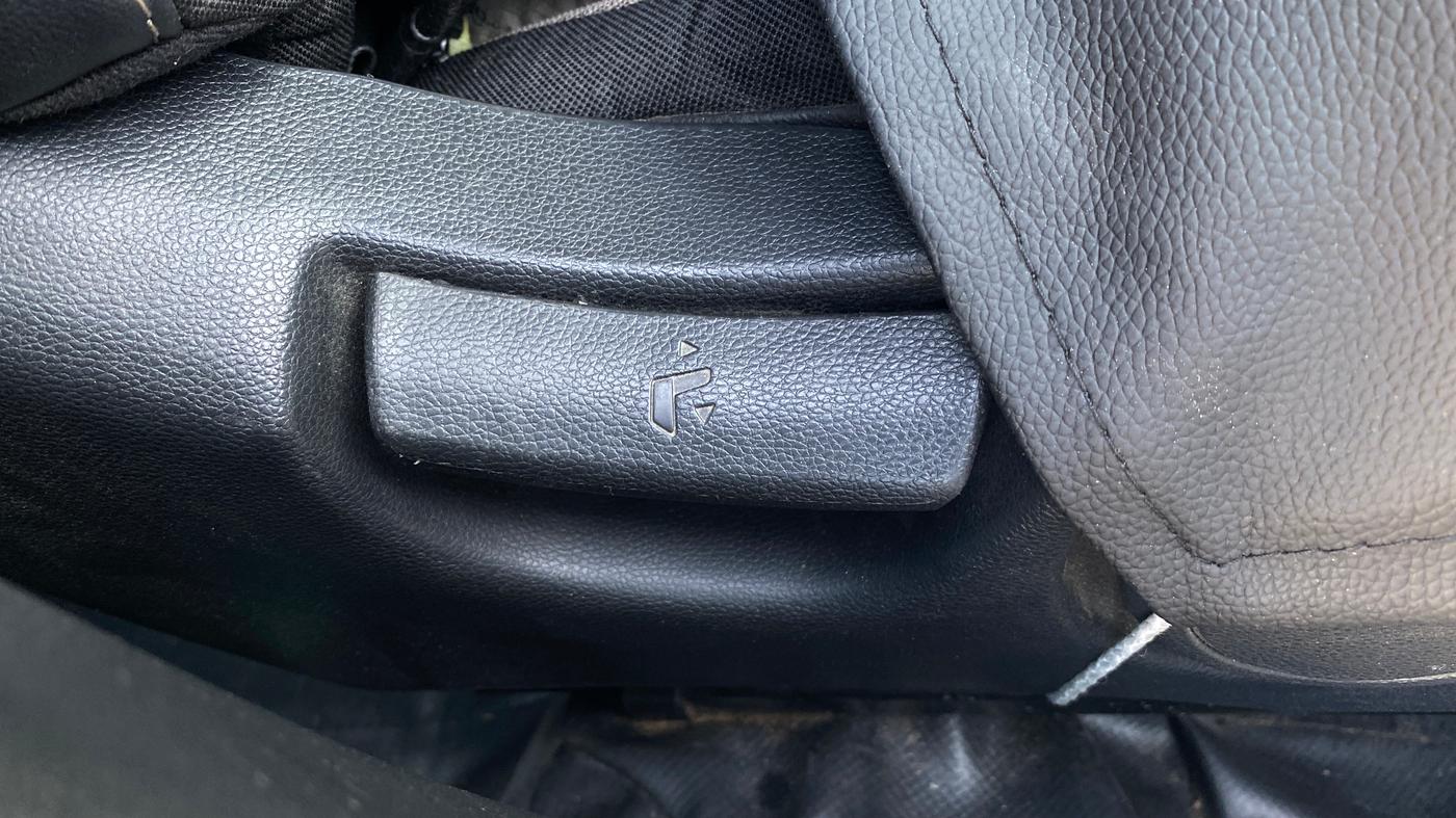 2019 Hyundai Elite i20 SPORTZ PLUS 1.2, Petrol, Manual, 72,646 km, Driver Side Adjustment Panel