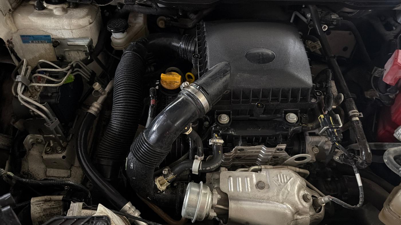 2025 Tata Curvv Accomplished S 1.2 Petrol 7DCA, Petrol, Automatic, 4,393 km, Engine View - Right