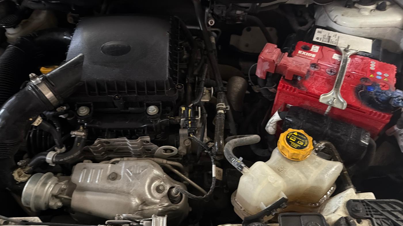 2025 Tata Curvv Accomplished S 1.2 Petrol 7DCA, Petrol, Automatic, 4,393 km, Engine View - Left