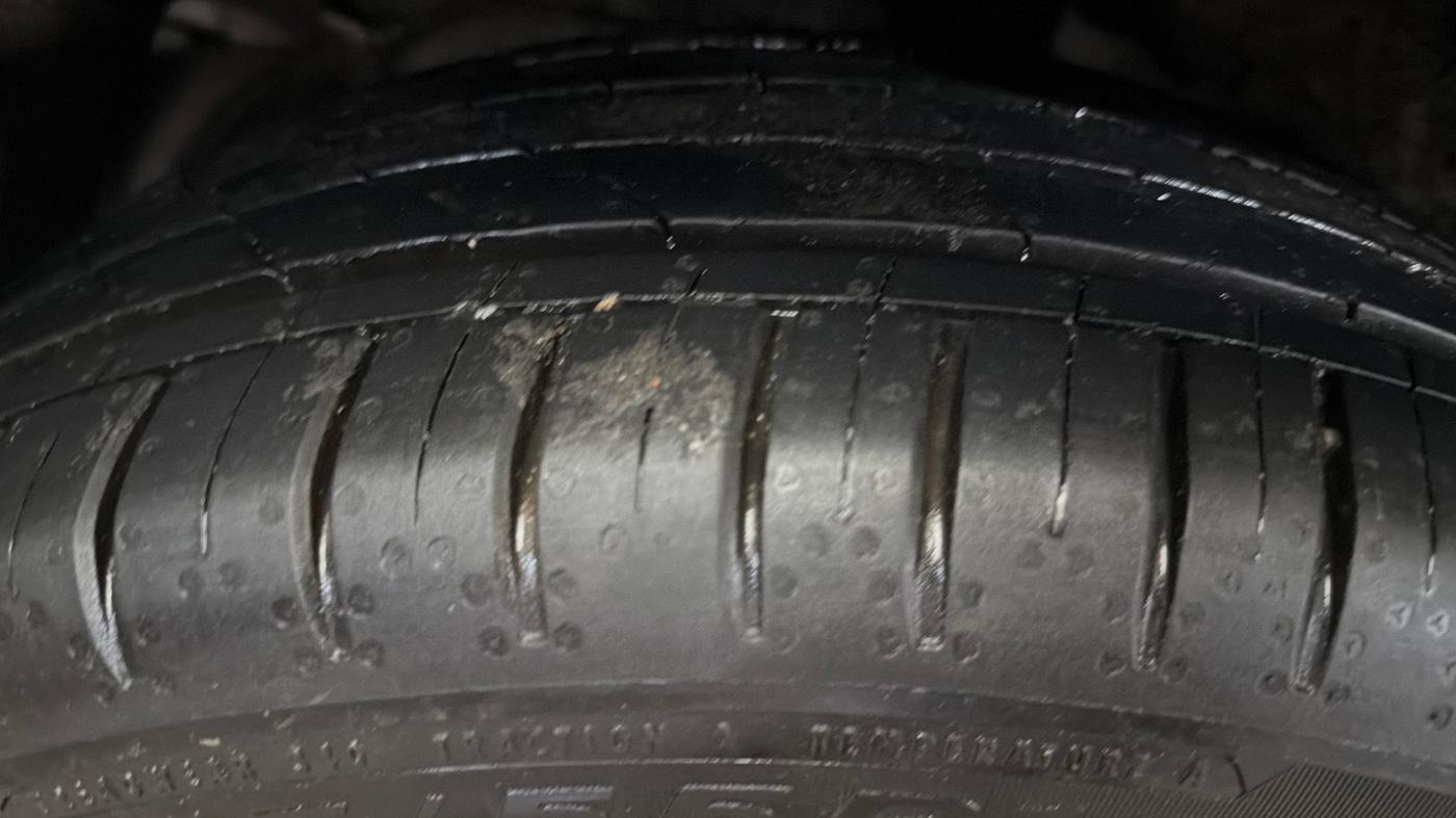 2025 Tata Curvv Accomplished S 1.2 Petrol 7DCA, Petrol, Automatic, 4,393 km, Right Rear Tyre Tread