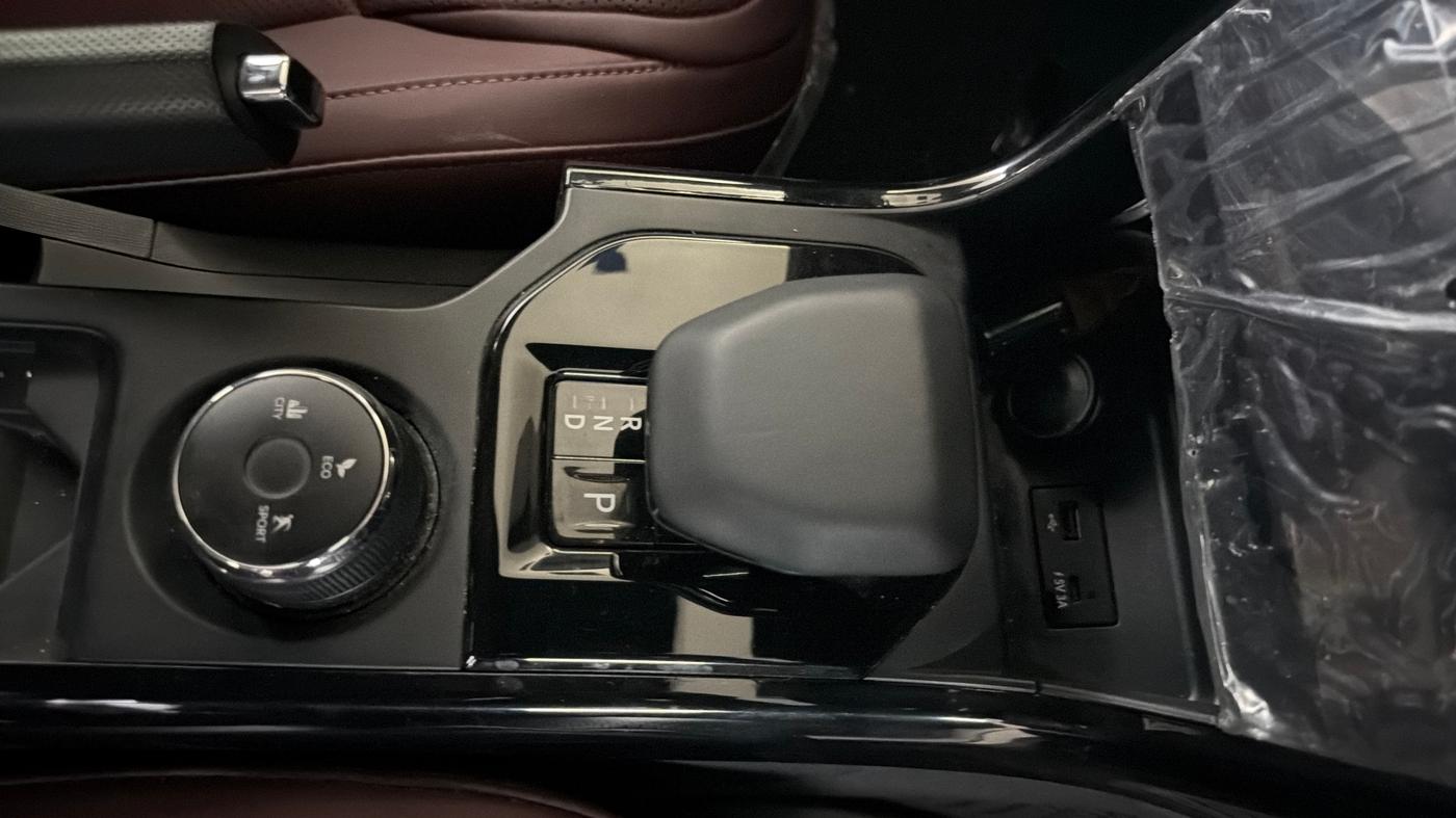 2025 Tata Curvv Accomplished S 1.2 Petrol 7DCA, Petrol, Automatic, 4,393 km, Gear Lever