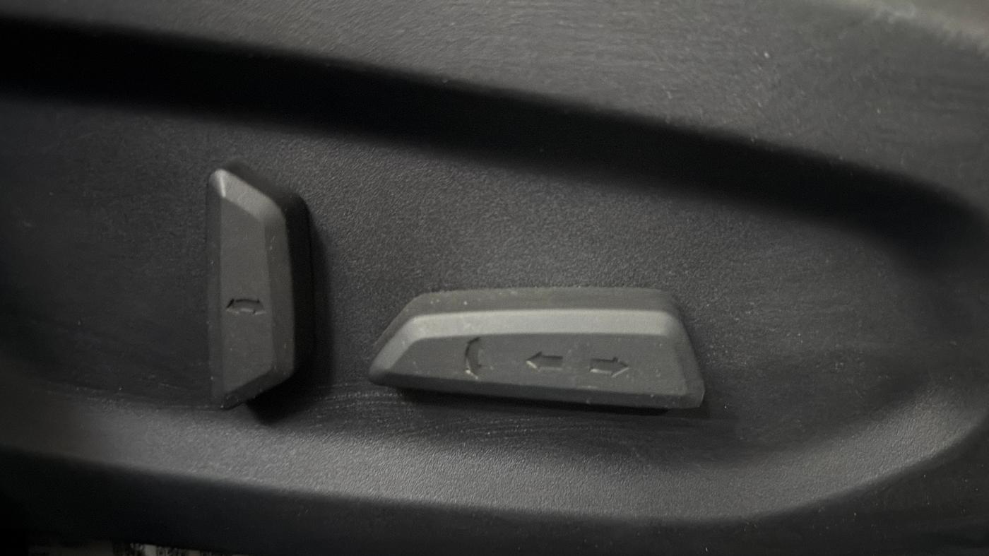 2025 Tata Curvv Accomplished S 1.2 Petrol 7DCA, Petrol, Automatic, 4,393 km, Driver Side Adjustment Panel