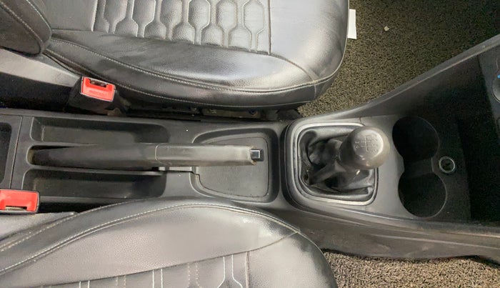 2017 Volkswagen Ameo COMFORTLINE 1.5L, Diesel, Manual, 68,636 km, Gear Lever