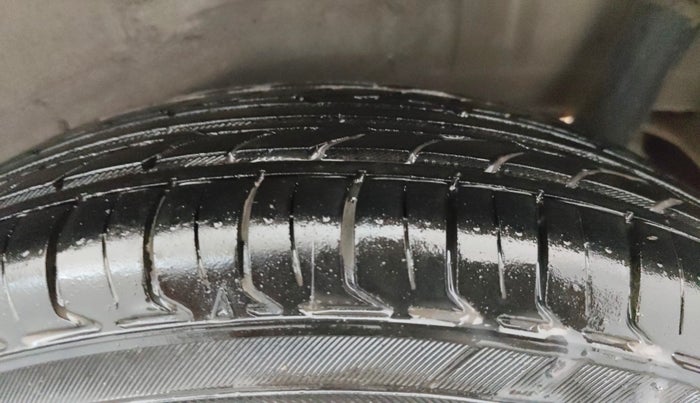 2018 Maruti Wagon R 1.0 LXI CNG, CNG, Manual, 57,961 km, Left Rear Tyre Tread