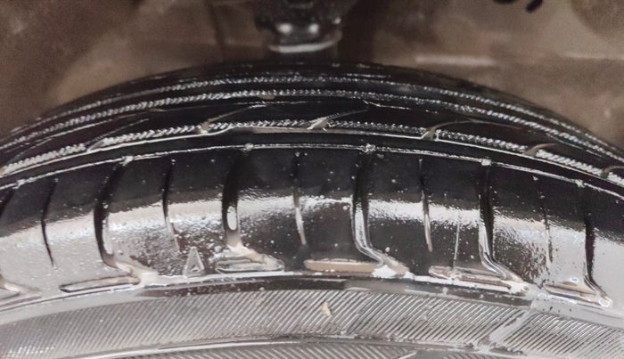 2018 Maruti Wagon R 1.0 LXI CNG, CNG, Manual, 57,961 km, Right Front Tyre Tread